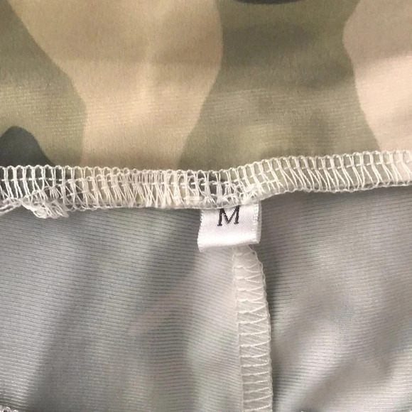 Camo Dog Leggings - Picture 2 of 5